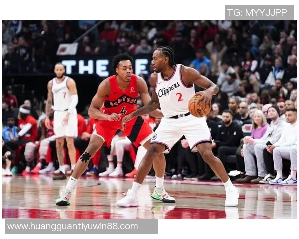 鲍威尔热火首秀表现抢眼28分9板4助比尔低迷仅得5分合力卡登25分 鲍威尔热火首秀表现抢眼28分9板4助比尔低迷仅得5分合力卡登25分