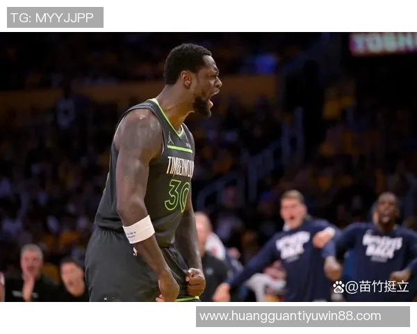 兰德尔半场表现抢眼10投6中砍下全队最高18分助力球队争胜